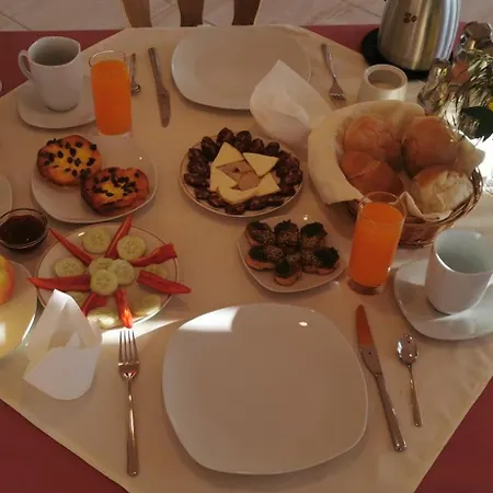 فندق مبيت وإفطار Bora Moscenicka Draga 4*